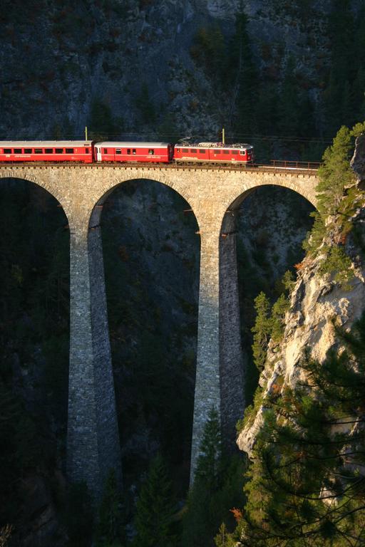 Hotel Weisses Kreuz Bergün Dış mekan fotoğraf
